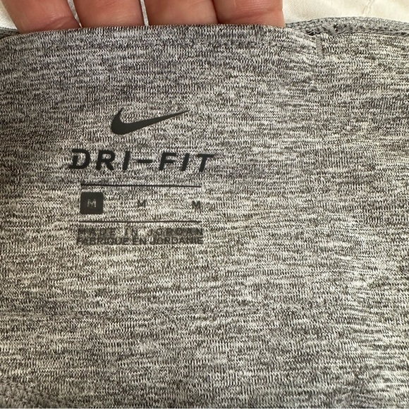 Nike Capri Workout  Leggings Dri-Fit Size M  Grey and Pink - Picture 6 of 12